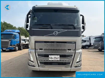 VOLVO CARGO TRUCK 8X4