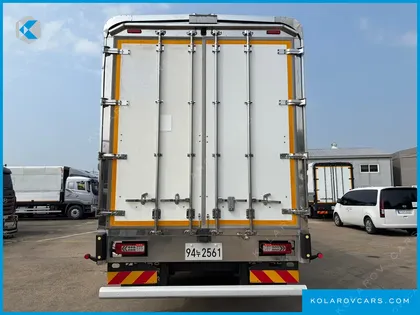 VOLVO CARGO TRUCK 8X4