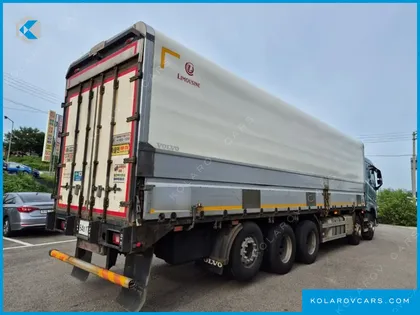 VOLVO CARGO TRUCK 10X4