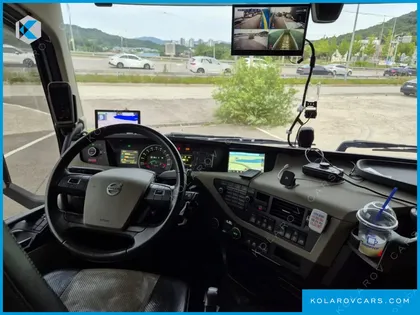 VOLVO CARGO TRUCK 10X4