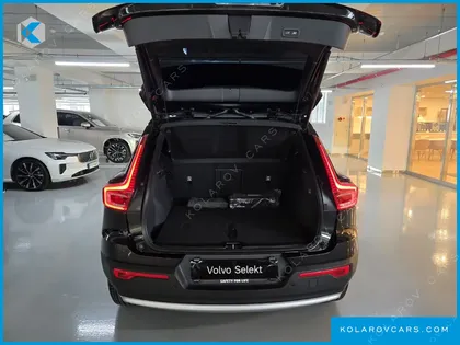 VOLVO XC40 B4 ULTRA BRIGHT