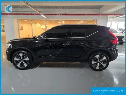VOLVO XC40 B4 ULTRA BRIGHT