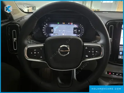 VOLVO XC40 B4 ULTRA BRIGHT