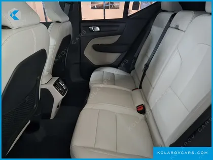 VOLVO XC40 B4 ULTRA BRIGHT