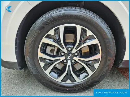 KIA CARNIVAL 9-SEATER SIGNATURE