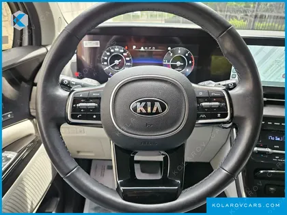 KIA CARNIVAL 9-SEATER SIGNATURE