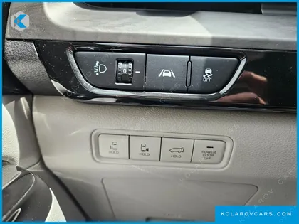 KIA CARNIVAL 9-SEATER SIGNATURE