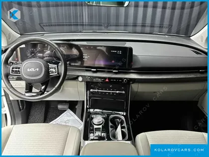 KIA CARNIVAL GASOLINE 9-SEATER SIGNATURE