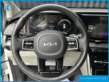 KIA CARNIVAL GASOLINE 9-SEATER SIGNATURE