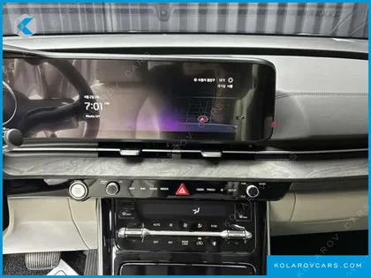 KIA CARNIVAL GASOLINE 9-SEATER SIGNATURE