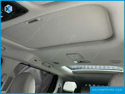 KIA CARNIVAL GASOLINE 9-SEATER SIGNATURE