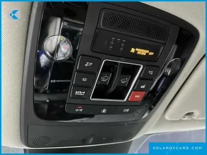 KIA CARNIVAL GASOLINE 9-SEATER SIGNATURE