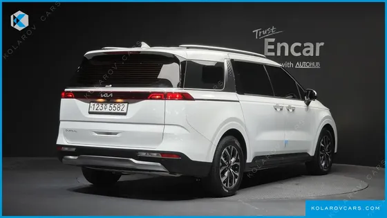 KIA CARNIVAL GASOLINE 9-SEATER SIGNATURE