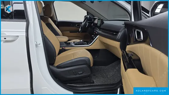 KIA CARNIVAL GASOLINE 9-SEATER SIGNATURE