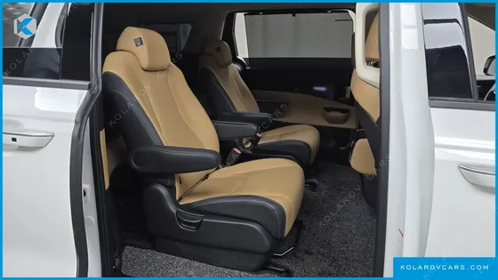KIA CARNIVAL GASOLINE 9-SEATER SIGNATURE