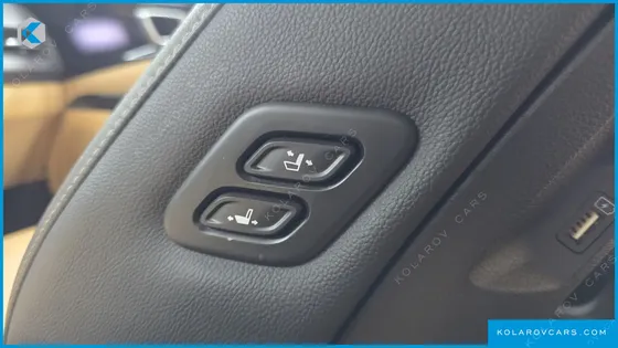 KIA CARNIVAL GASOLINE 9-SEATER SIGNATURE