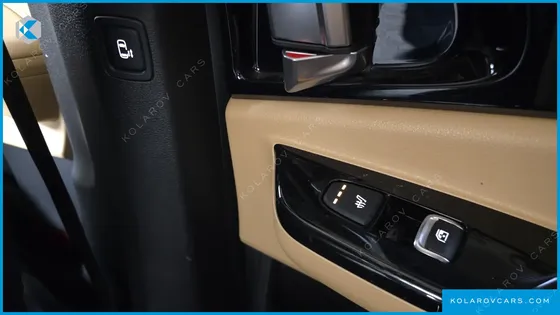 KIA CARNIVAL GASOLINE 9-SEATER SIGNATURE