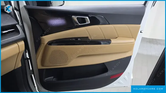 KIA CARNIVAL GASOLINE 9-SEATER SIGNATURE