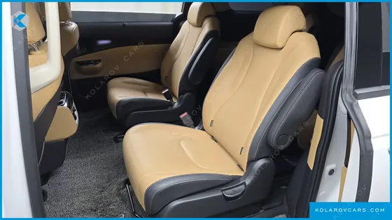 KIA CARNIVAL GASOLINE 9-SEATER SIGNATURE