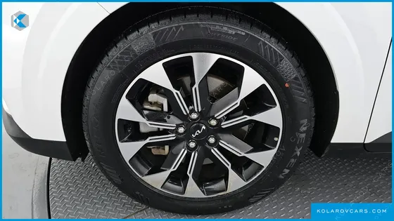 KIA CARNIVAL 9-SEATER SIGNATURE