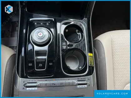 KIA CARNIVAL 9-SEATER HI-LIMOUSINE