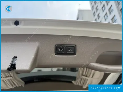 KIA CARNIVAL 9-SEATER HI-LIMOUSINE
