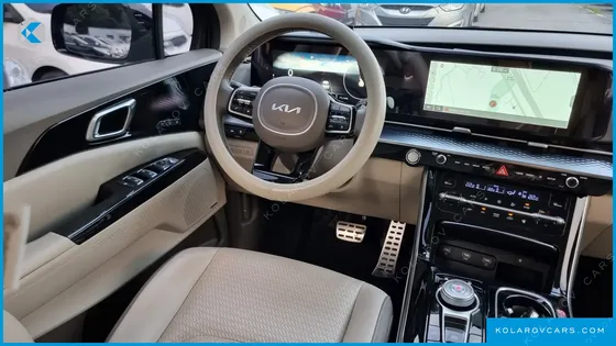 KIA CARNIVAL GASOLINE 7-SEATER HI-LIMOUSINE