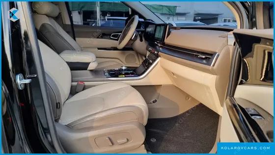 KIA CARNIVAL GASOLINE 7-SEATER HI-LIMOUSINE
