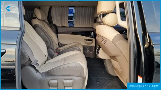 KIA CARNIVAL GASOLINE 7-SEATER HI-LIMOUSINE