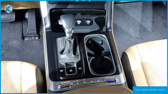 KIA CARNIVAL 9-SEATER PRESTIGE