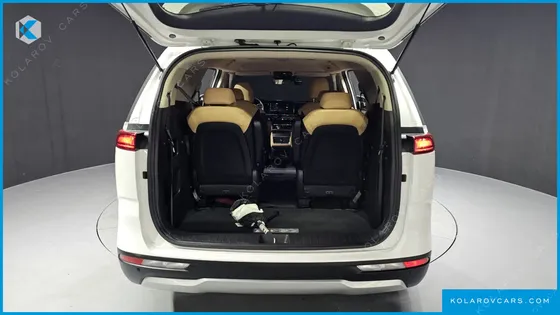 KIA CARNIVAL 9-SEATER PRESTIGE