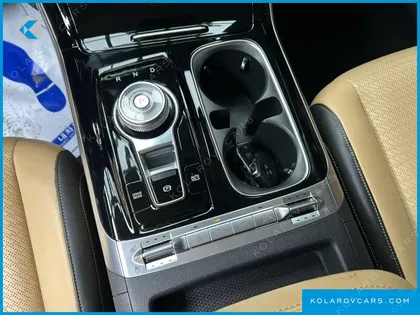 KIA CARNIVAL 7-SEATER SIGNATURE