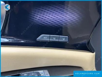 KIA CARNIVAL 7-SEATER SIGNATURE