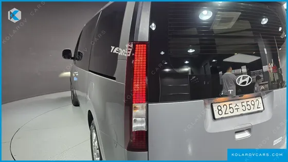 HYUNDAI STARIA L3.5 CARGO 3-SEATER