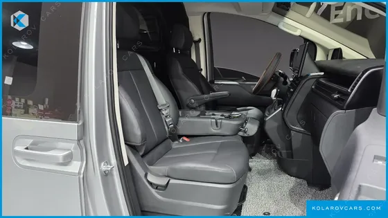 HYUNDAI STARIA L3.5 CARGO 3-SEATER