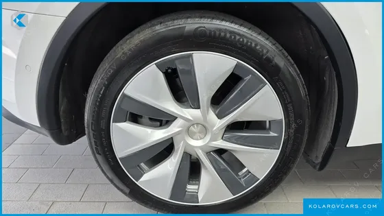 TESLA MODEL Y LONG RANGE AWD