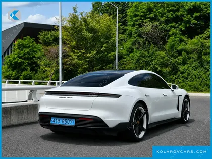 PORSCHE TAYCAN GTS
