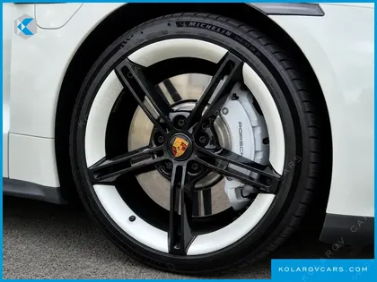 PORSCHE TAYCAN GTS