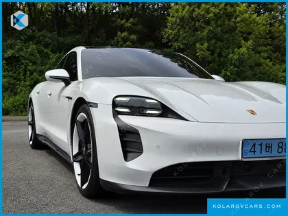PORSCHE TAYCAN GTS