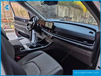 KIA CARNIVAL 9-SEATER NOBLESSE