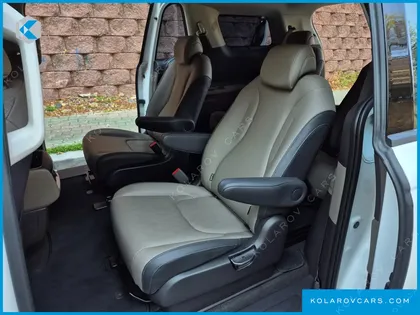 KIA CARNIVAL 9-SEATER NOBLESSE