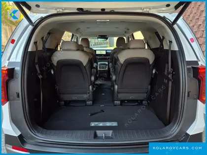 KIA CARNIVAL 9-SEATER NOBLESSE