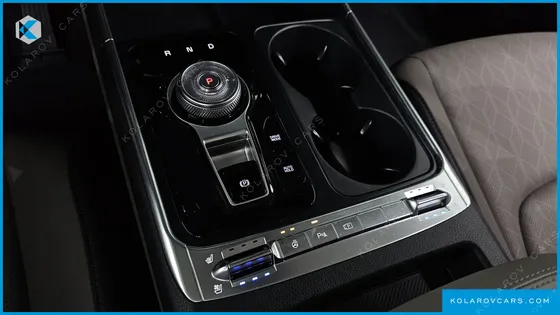 KIA CARNIVAL GASOLINE 9-SEATER NOBLESSE