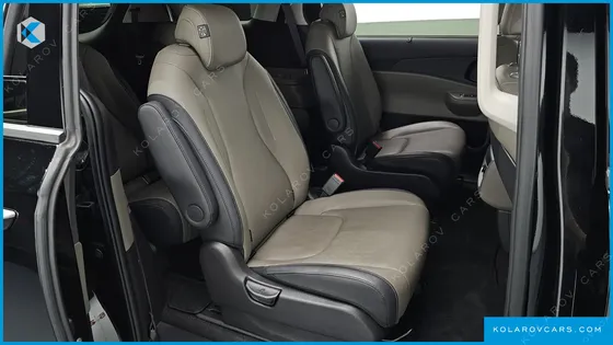 KIA CARNIVAL GASOLINE 9-SEATER NOBLESSE