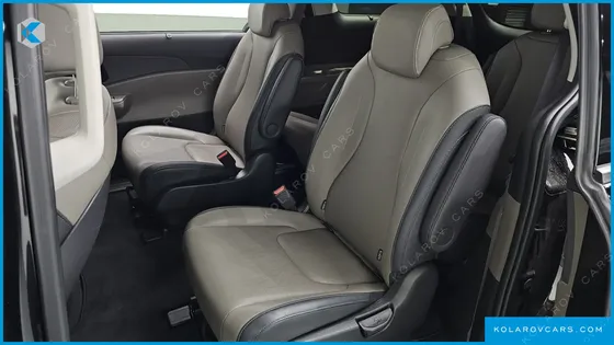 KIA CARNIVAL GASOLINE 9-SEATER NOBLESSE