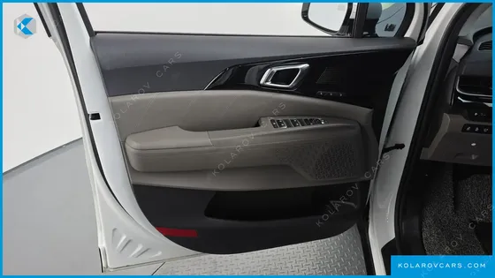 KIA CARNIVAL HEV 9SEATER SIGNATURE