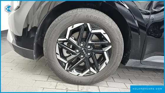 KIA CARNIVAL DIESEL 9-SEATER PRESTIGE
