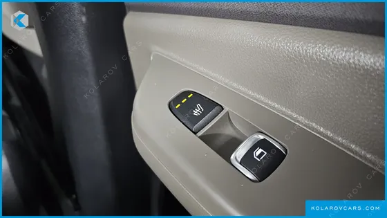 KIA CARNIVAL DIESEL 9-SEATER PRESTIGE