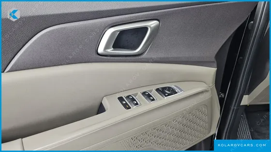 KIA CARNIVAL DIESEL 9-SEATER PRESTIGE