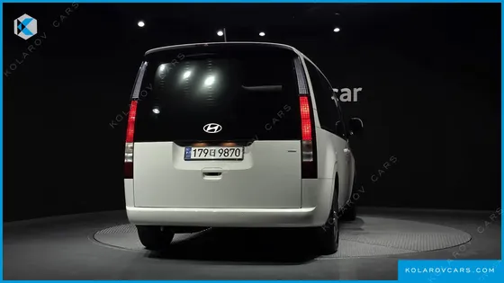 HYUNDAI STARIA 4WD TOURER 9-SEATER